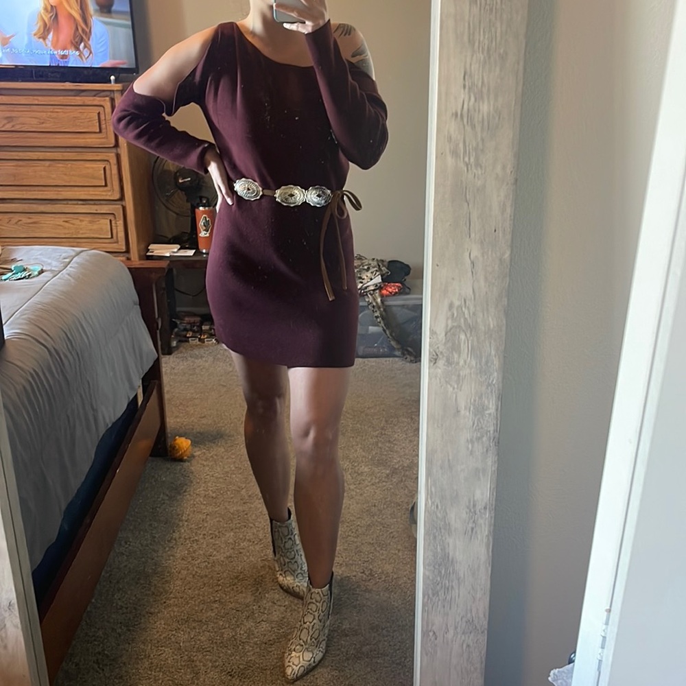 Off the shoulder open sleeve dress